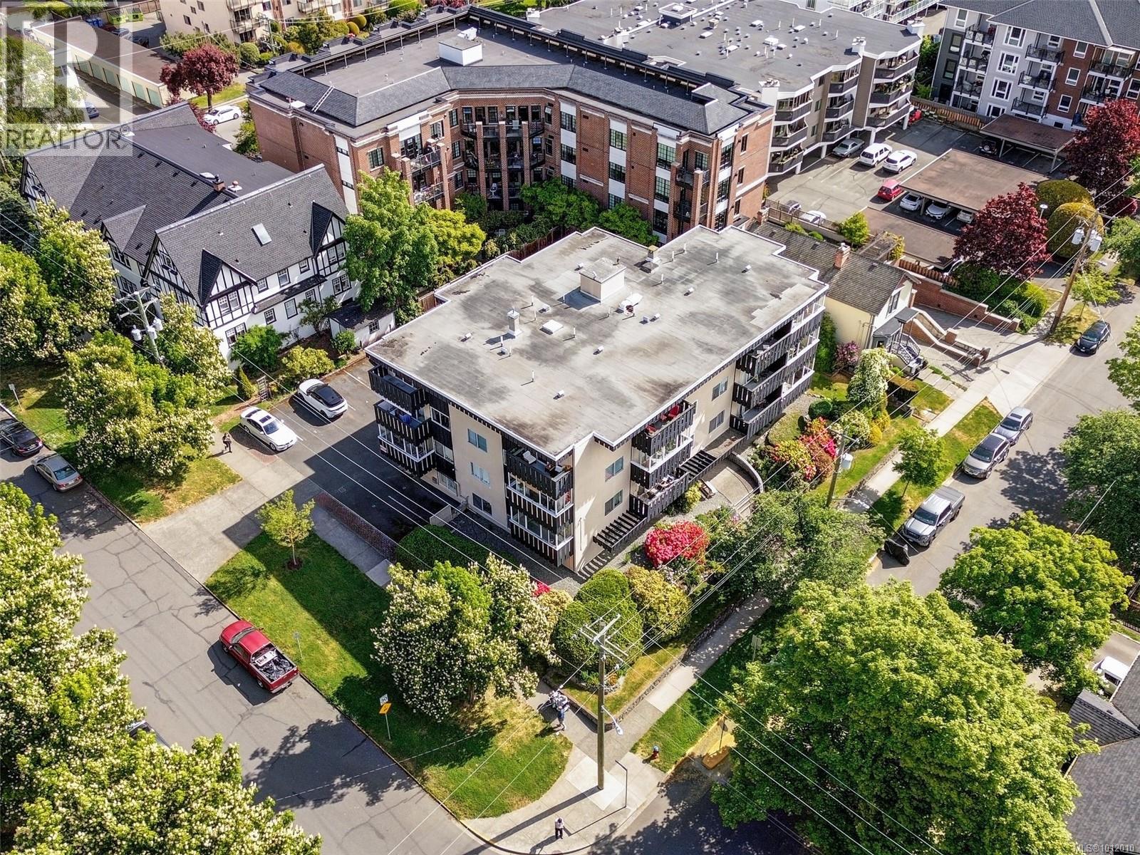 Photo 6 of 206 1000 Mcclure St, Victoria BC