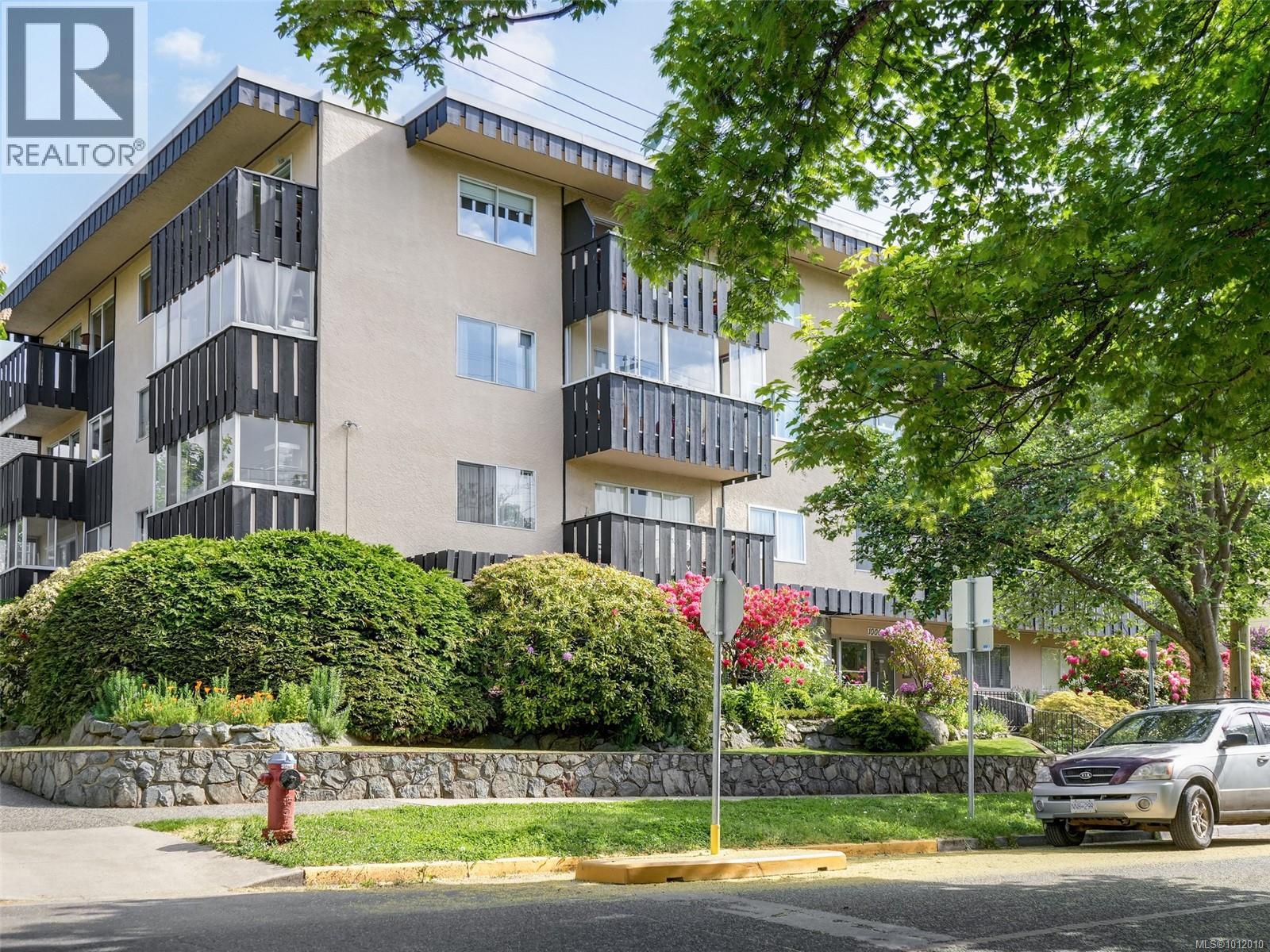Photo 3 of 206 1000 Mcclure St, Victoria BC