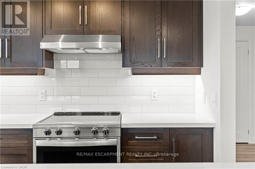 Photo 6 of 703 30 Hamilton Street S, Hamilton ON