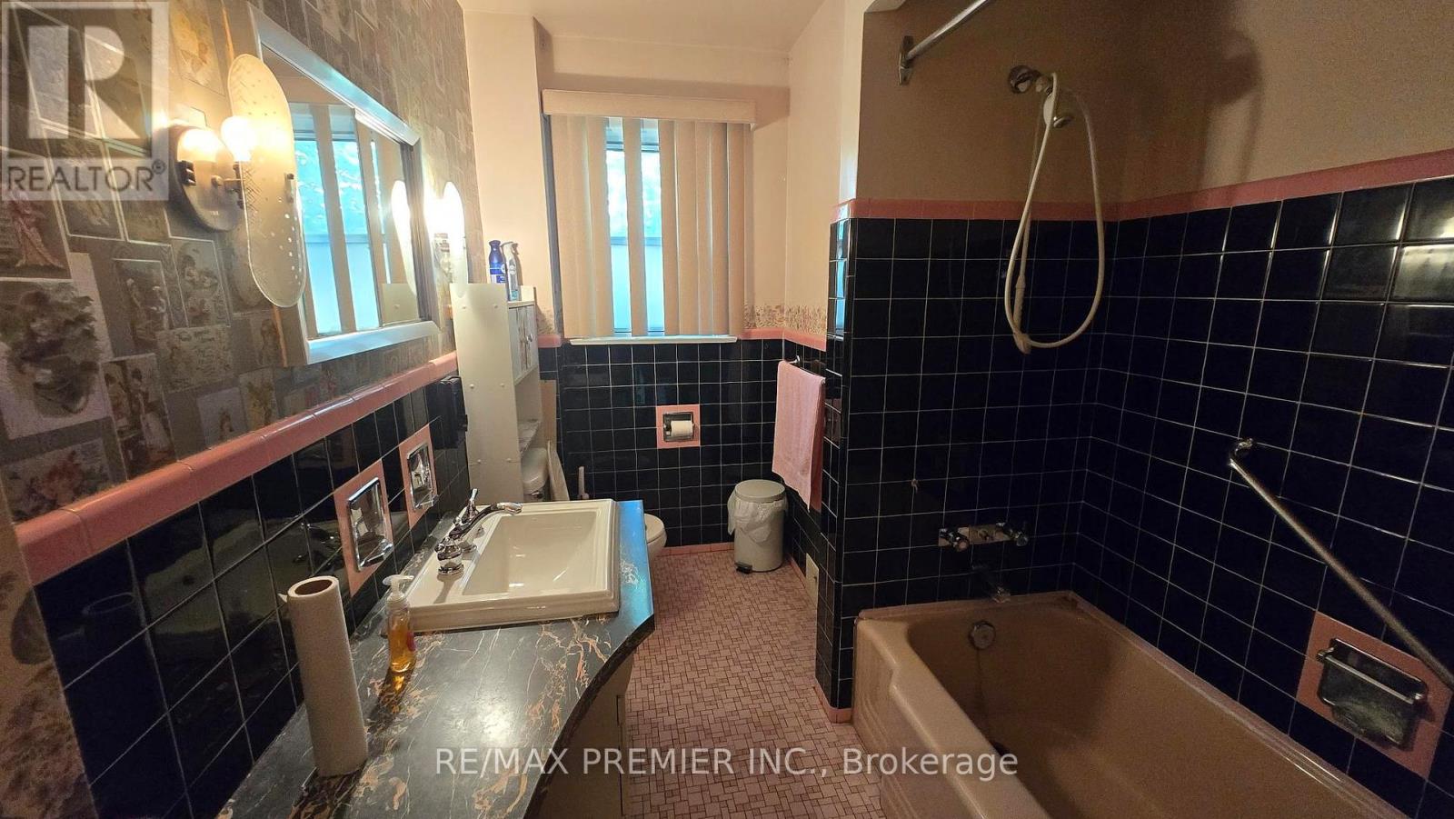 Photo 15 of 23 Canton Avenue, Toronto ON