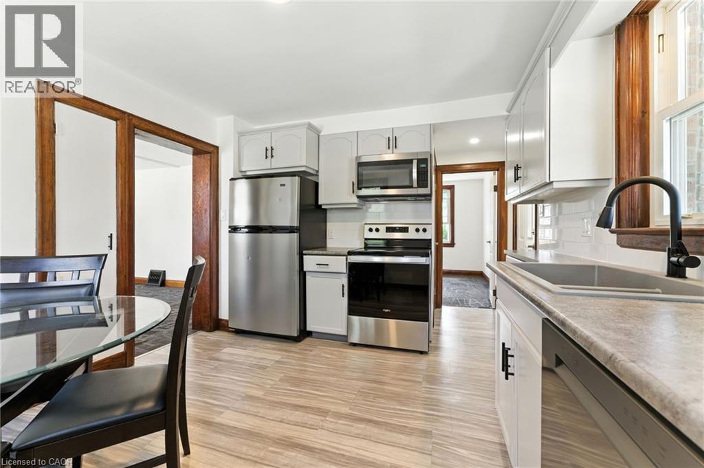 Photo 45 of 117 Pollock Avenue, Cambridge ON
