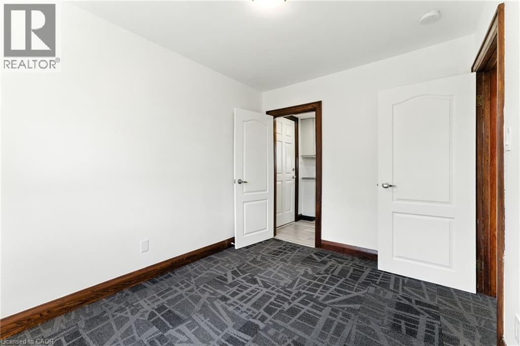 Photo 28 of 117 Pollock Avenue, Cambridge ON
