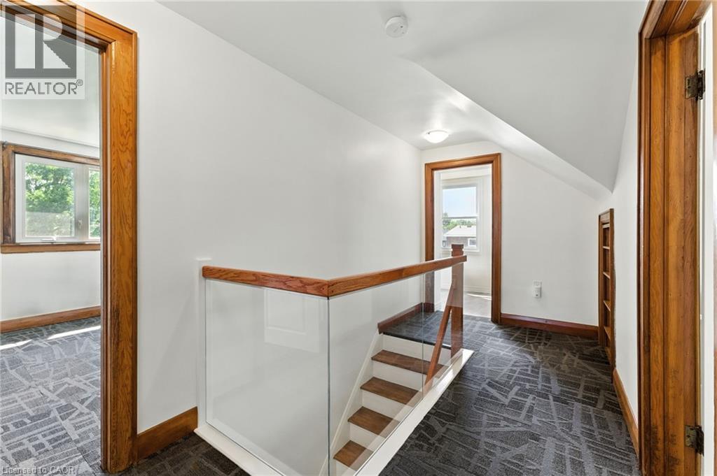 Photo 24 of 117 Pollock Avenue, Cambridge ON