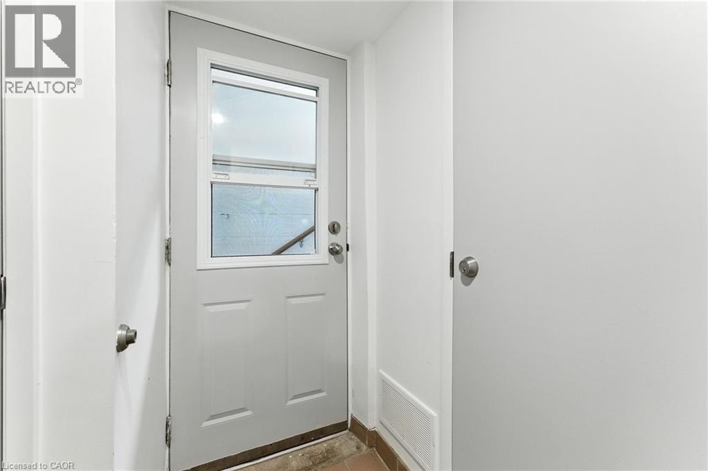 Photo 31 of 117 Pollock Avenue, Cambridge ON