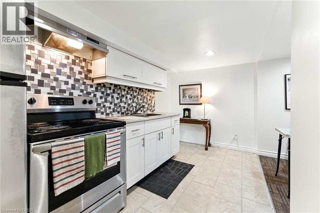 Photo 2 of 117 Pollock Avenue, Cambridge ON