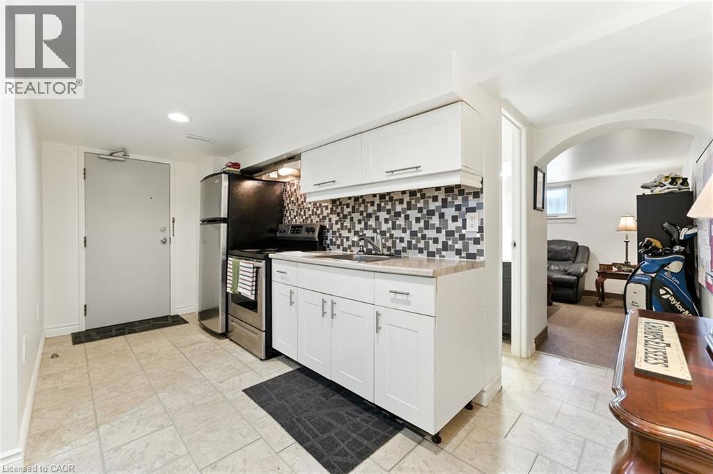 Photo 15 of 117 Pollock Avenue, Cambridge ON