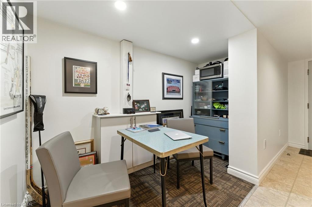 Photo 8 of 117 Pollock Avenue, Cambridge ON