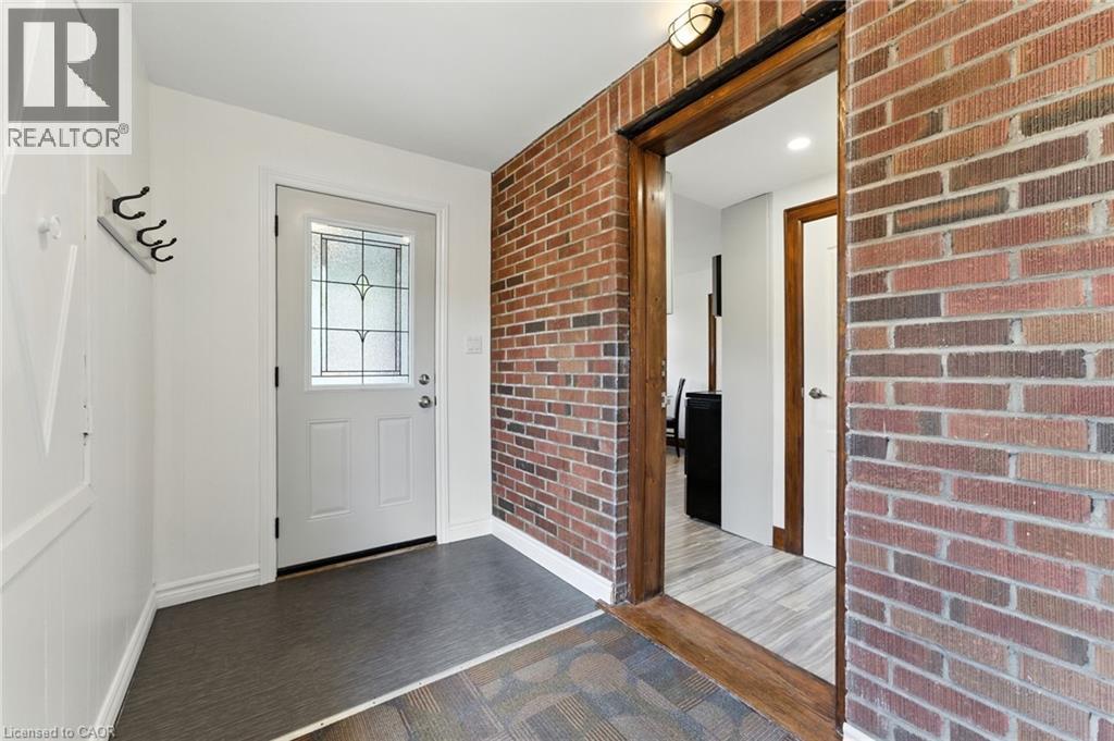 Photo 6 of 117 Pollock Avenue, Cambridge ON