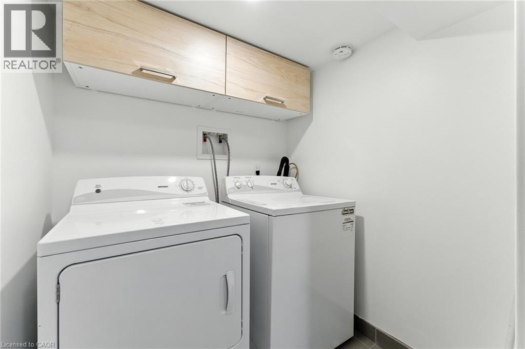 Photo 10 of 117 Pollock Avenue, Cambridge ON