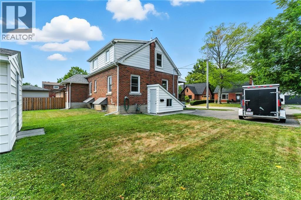 Photo 39 of 117 Pollock Avenue, Cambridge ON