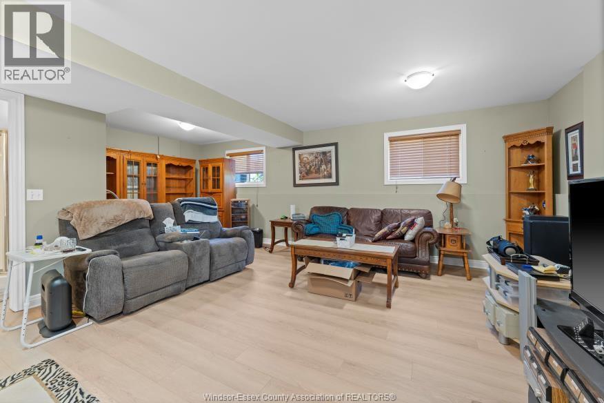 Photo 31 of 316 Mclellan, Amherstburg ON