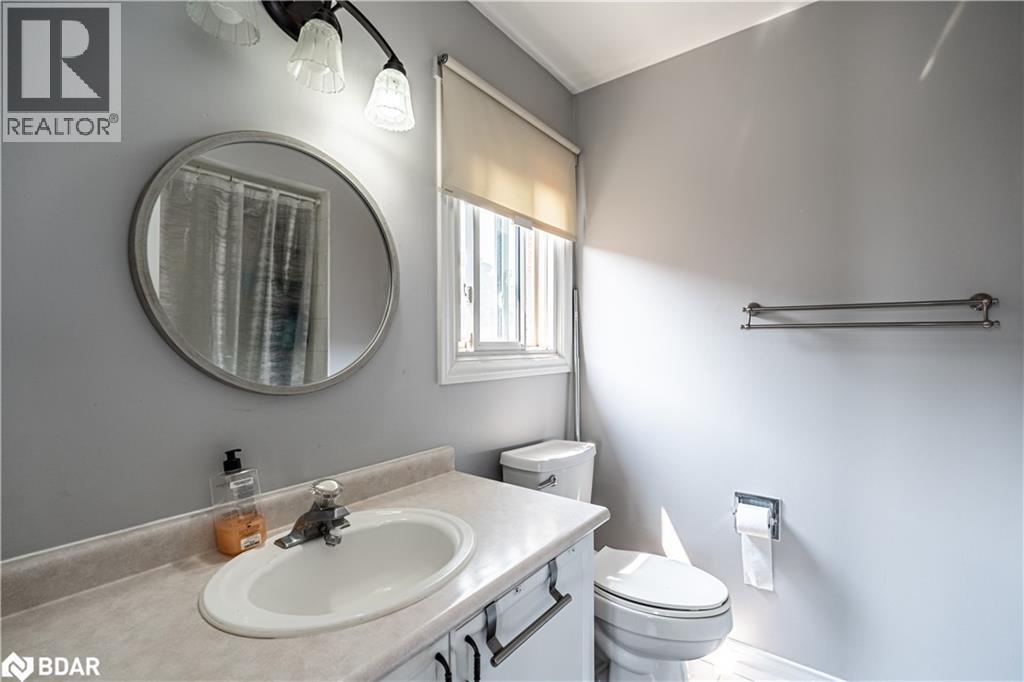 Photo 12 of 45 Weatherup Crescent, Barrie ON