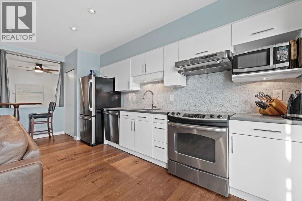 Photo 10 of 406 1688 Cypress Street, Vancouver BC