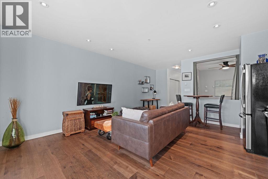 Photo 7 of 406 1688 Cypress Street, Vancouver BC