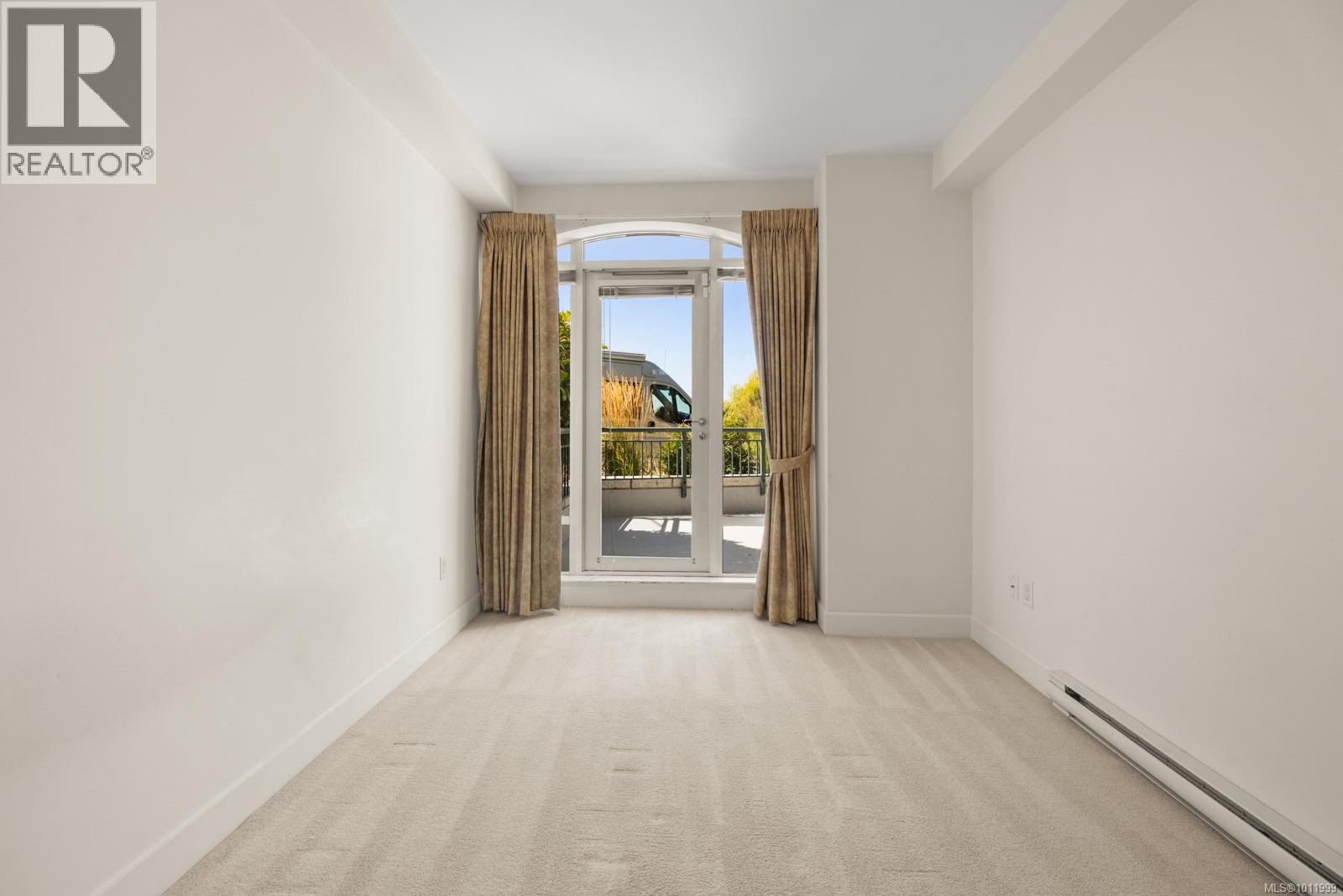 231 21 Dallas Road, Victoria