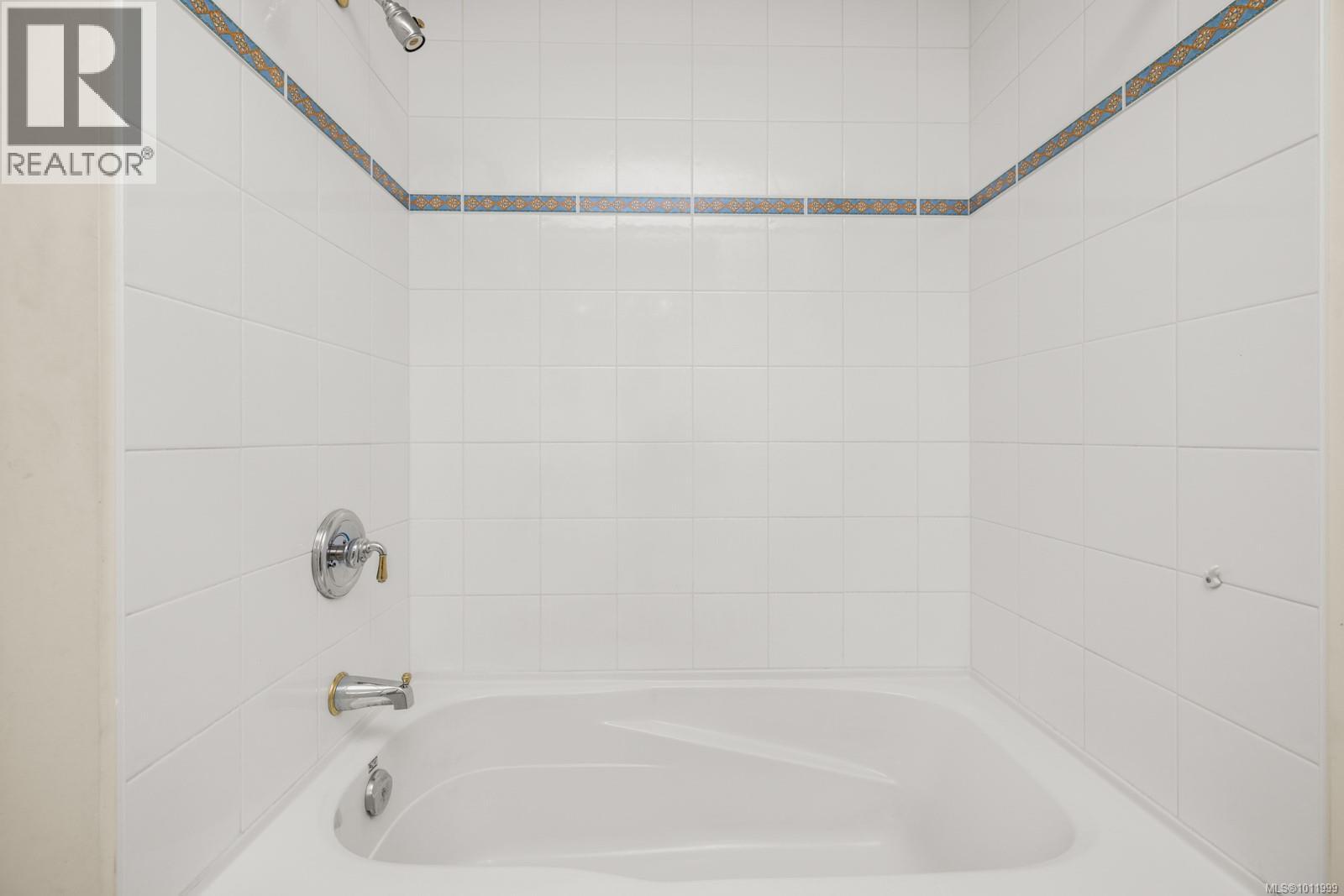231 21 Dallas Road, Victoria