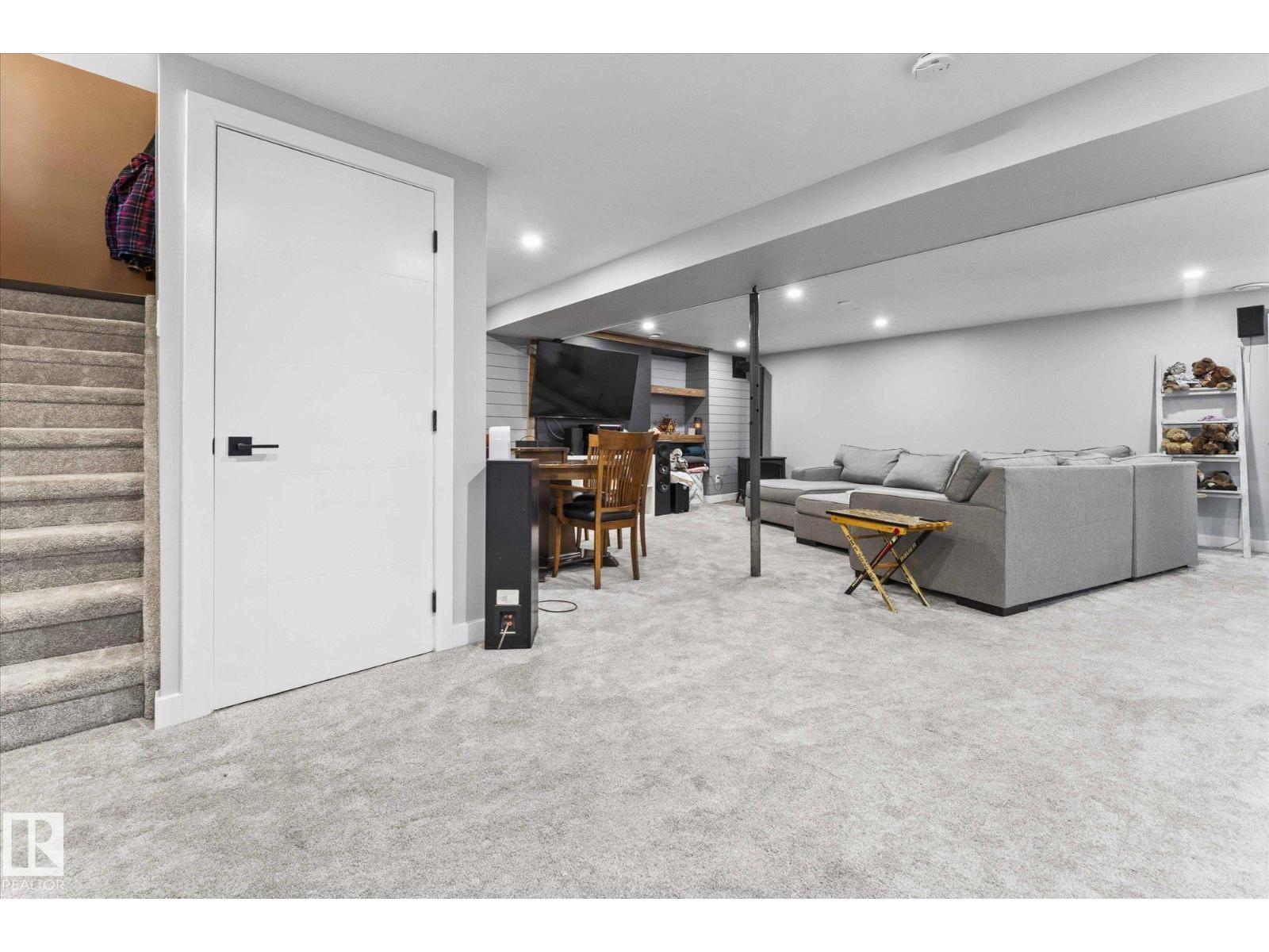 Photo 36 of 8004 180 St Nw, Edmonton AB