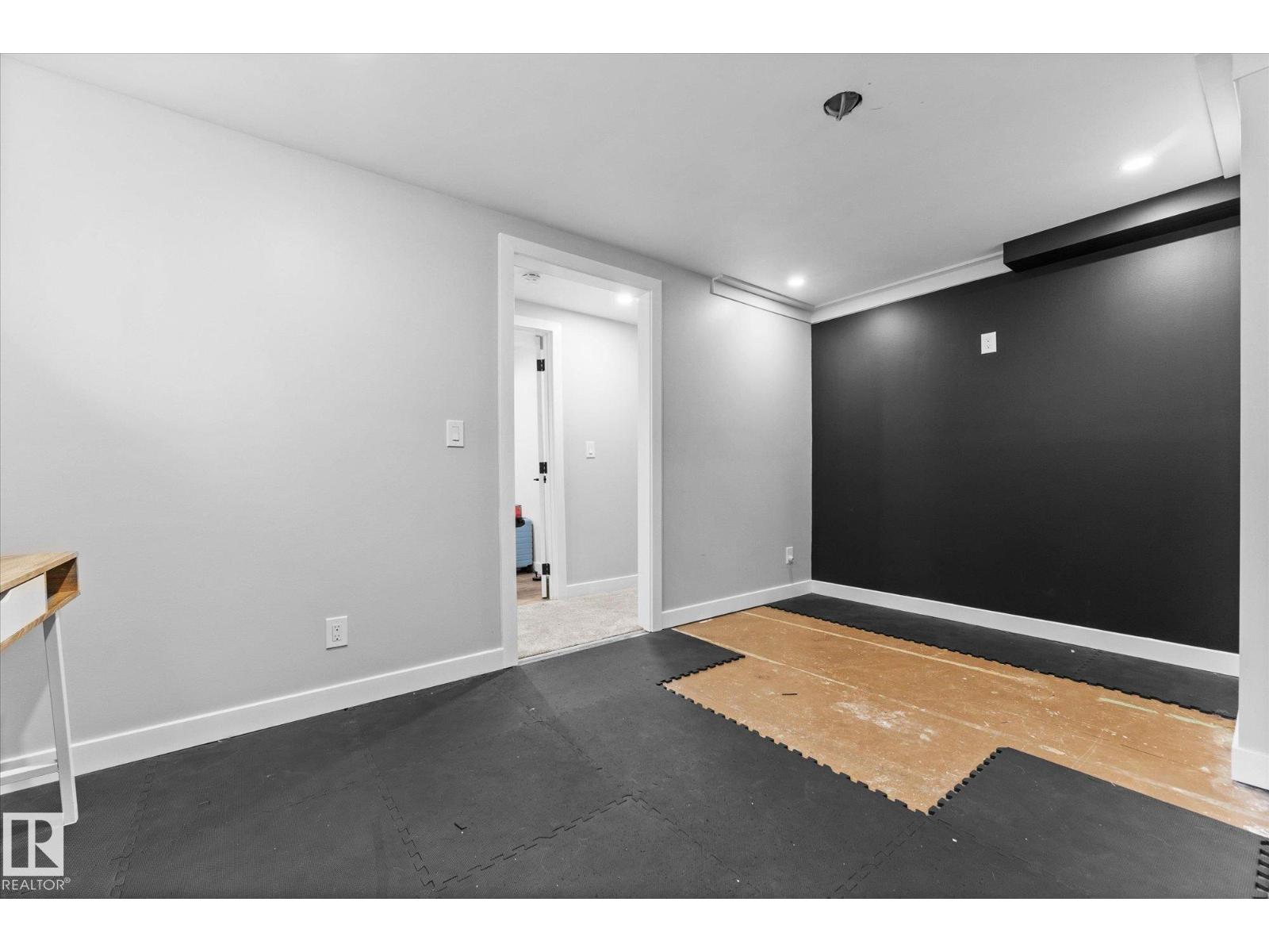 Photo 24 of 8004 180 St Nw, Edmonton AB