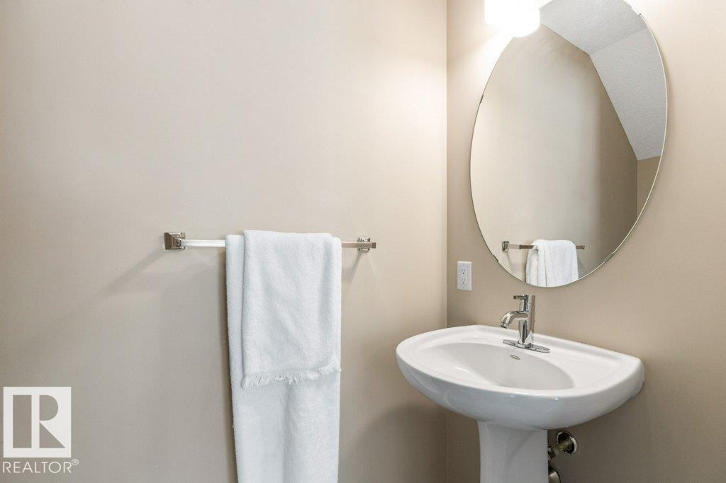 Photo 3 of 78 4050 Savaryn Dr Sw, Edmonton AB