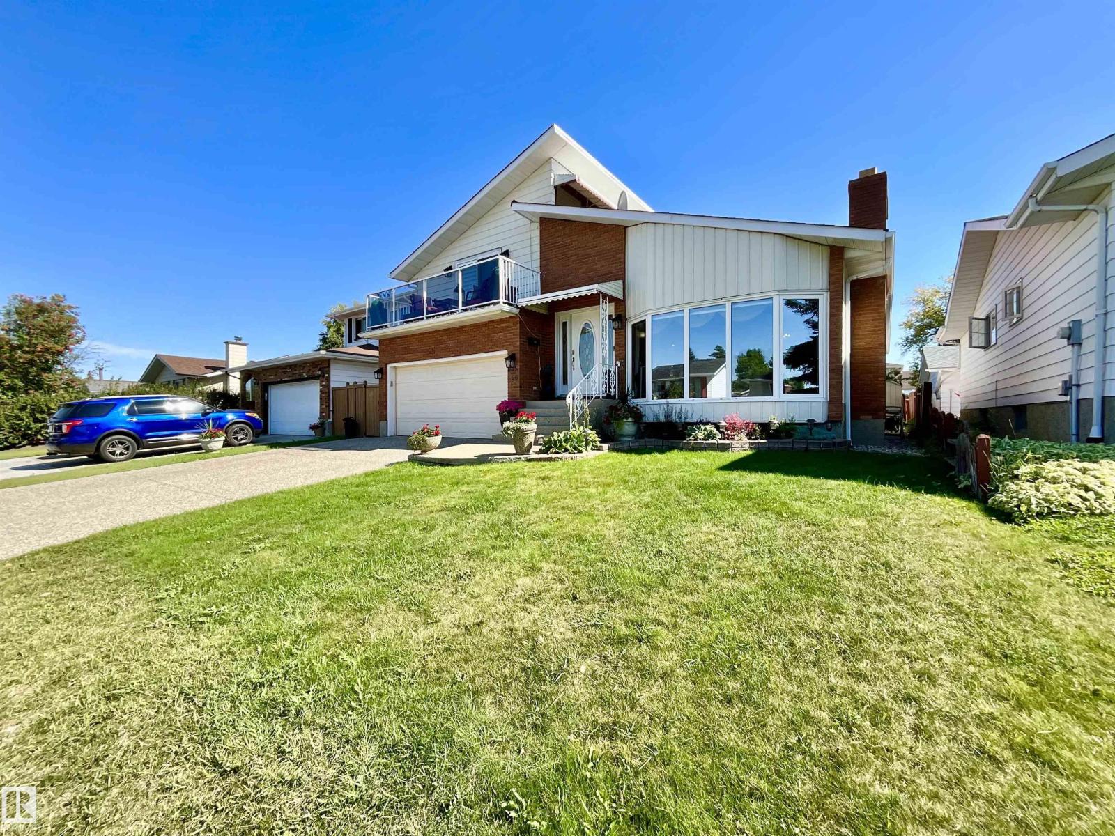 Photo 2 of 11031 166 Av Nw, Edmonton AB