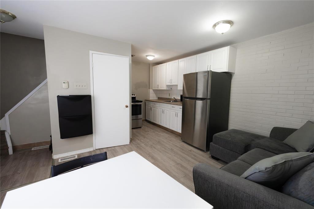 Photo 4 of 2 944 Archibald Street, Winnipeg MB