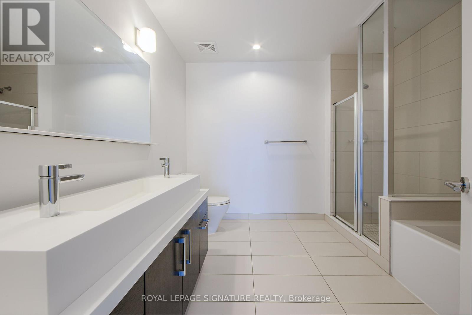 Photo 19 of 3702 65 St Mary Street, Toronto ON
