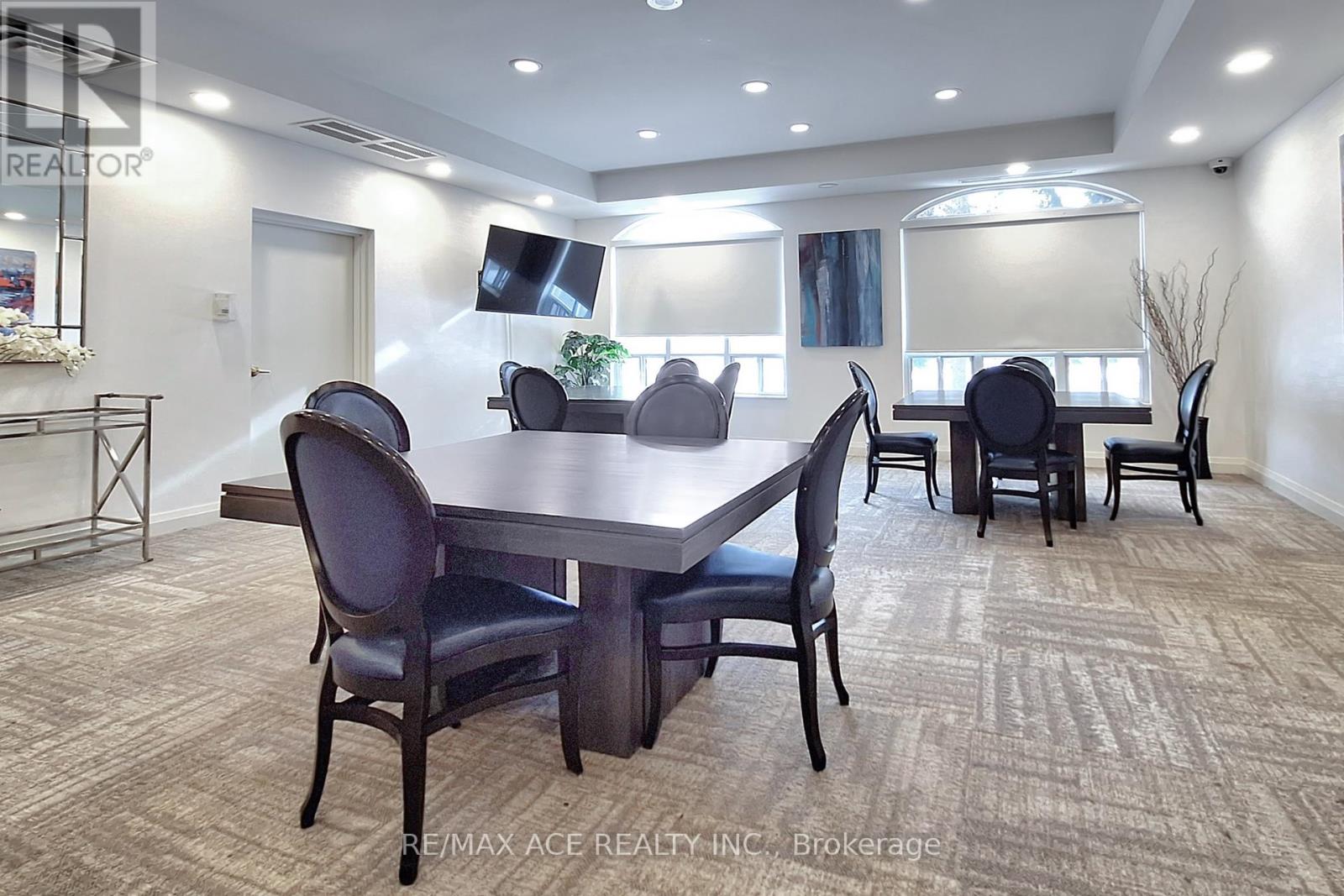 Photo 1 of 1108 29 Northern Heights Drive, Richmond Hill ON
