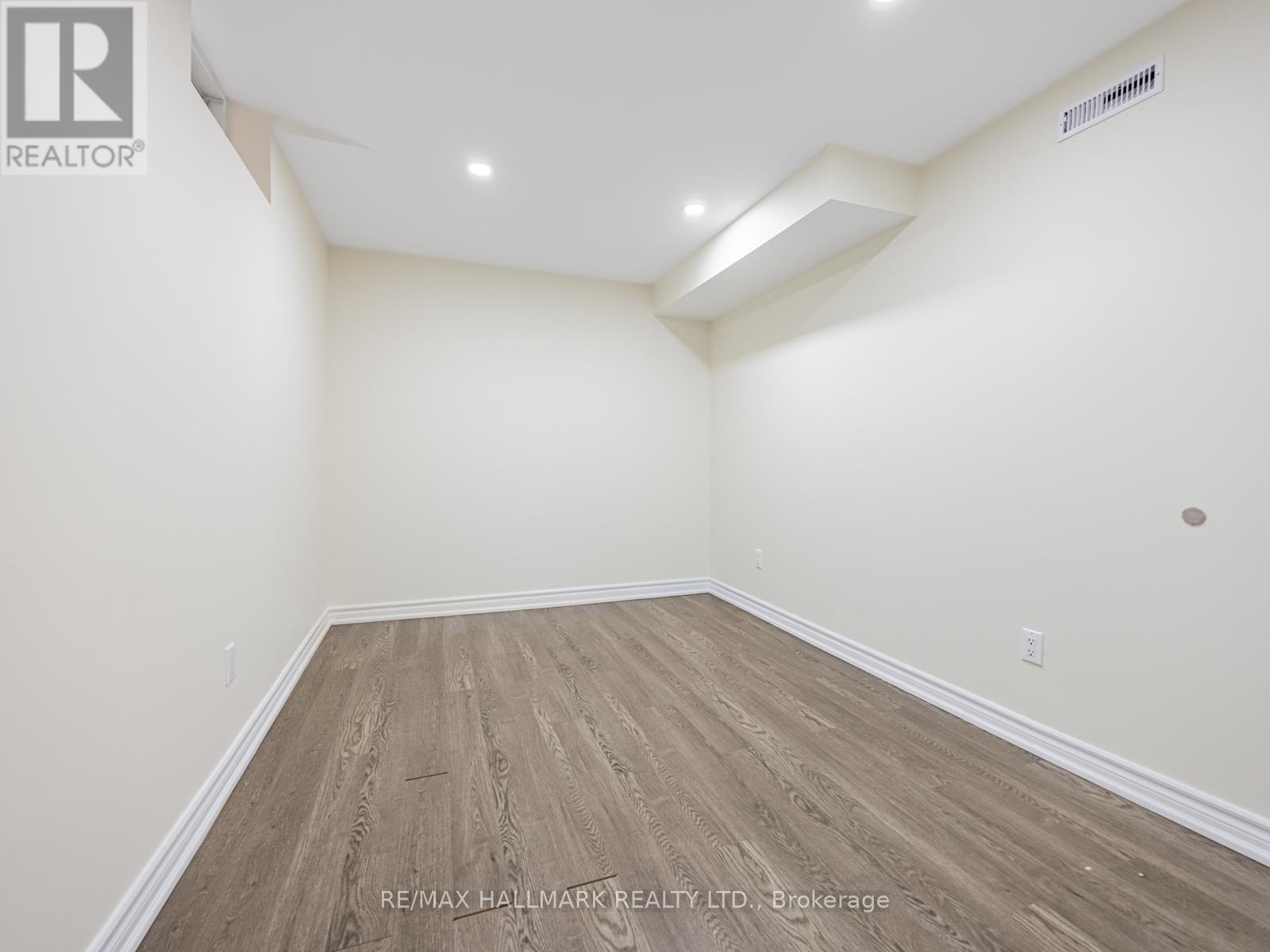 Photo 29 of 6630 Blackheath Ridge, Mississauga ON