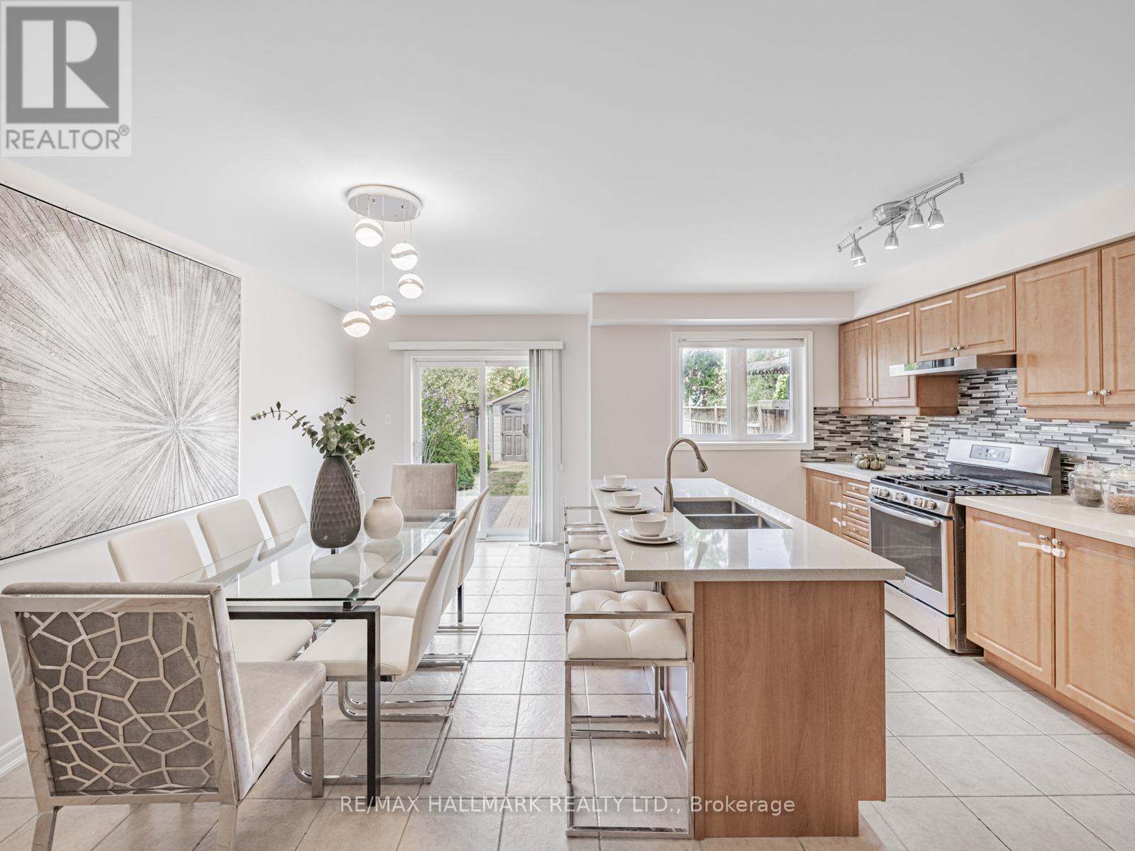 Photo 12 of 6630 Blackheath Ridge, Mississauga ON