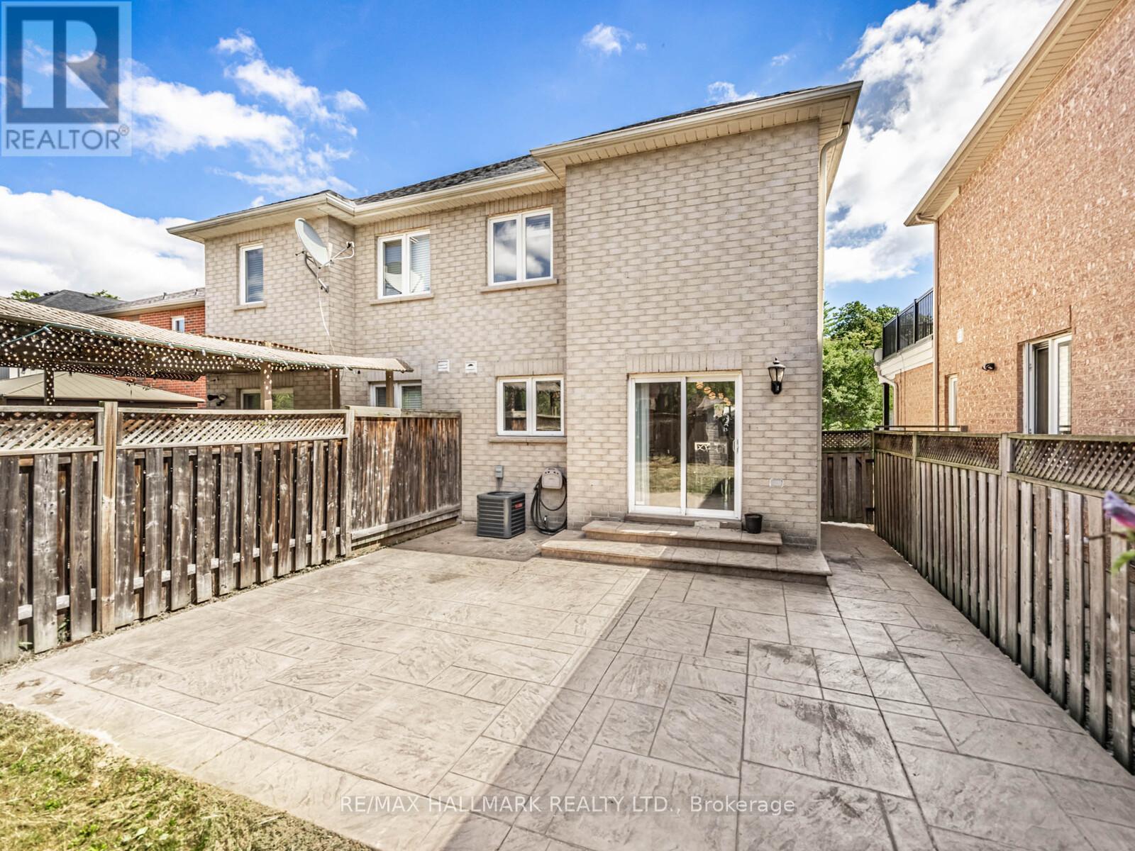 Photo 8 of 6630 Blackheath Ridge, Mississauga ON