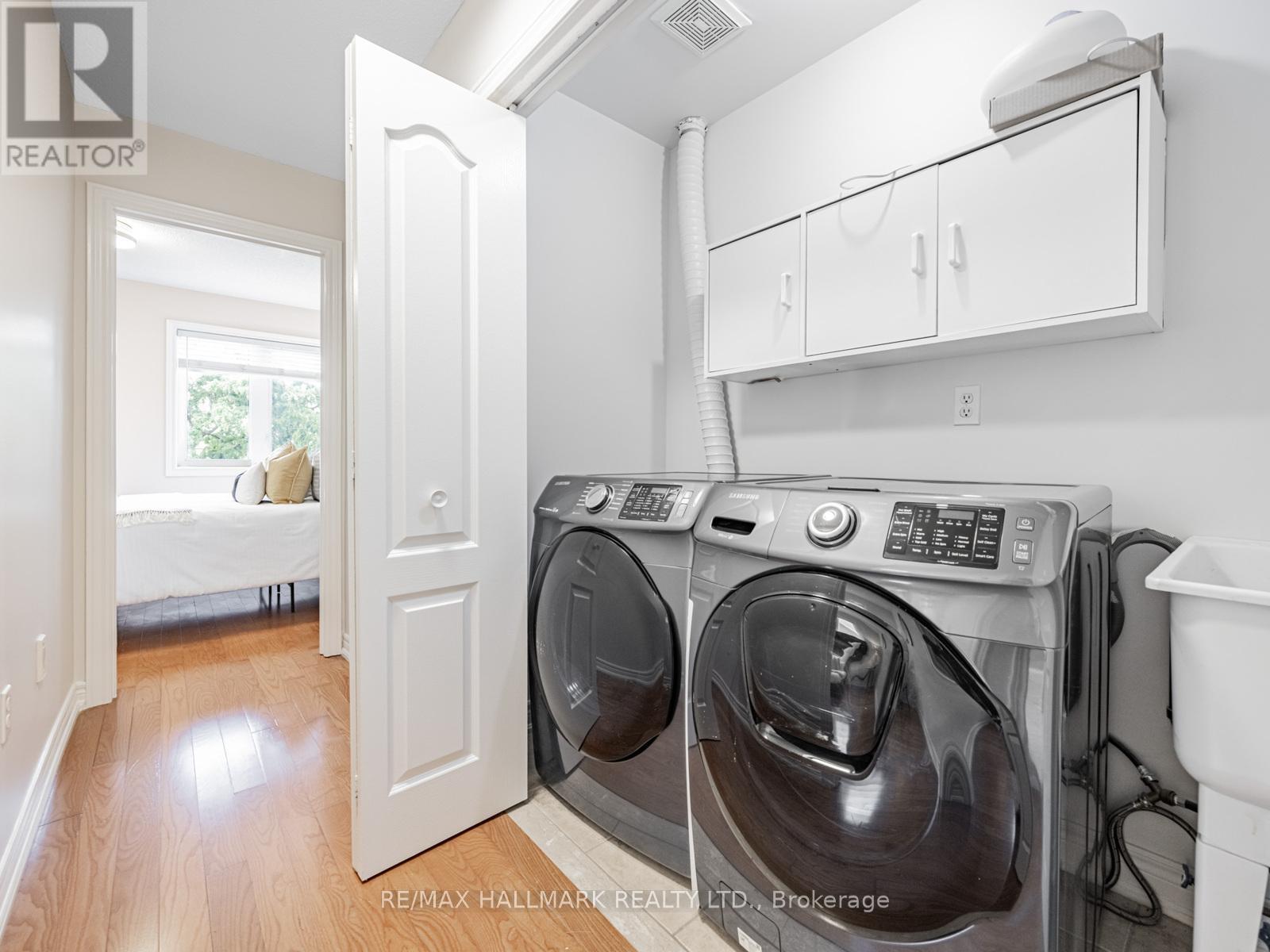 Photo 2 of 6630 Blackheath Ridge, Mississauga ON