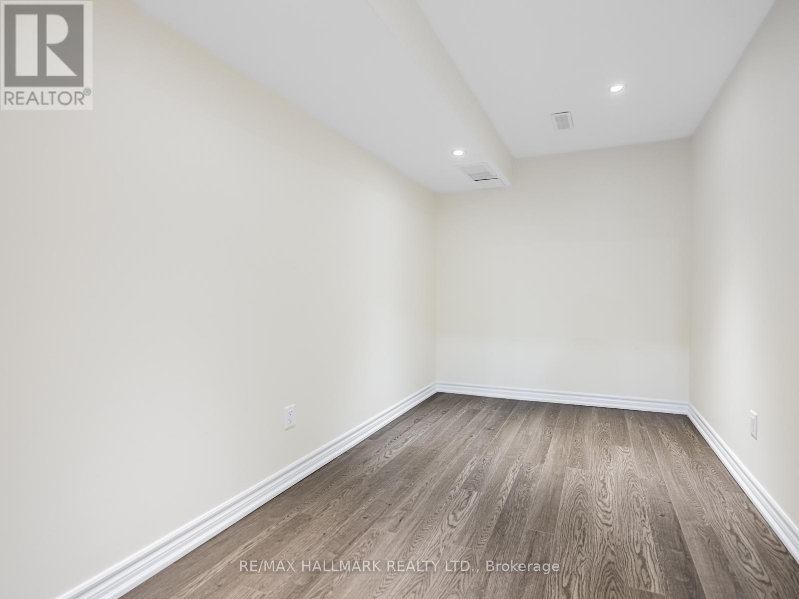Photo 18 of 6630 Blackheath Ridge, Mississauga ON