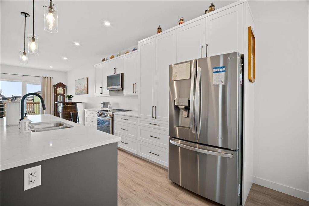 Photo 3 of 31 Prestwick Street, Niverville MB