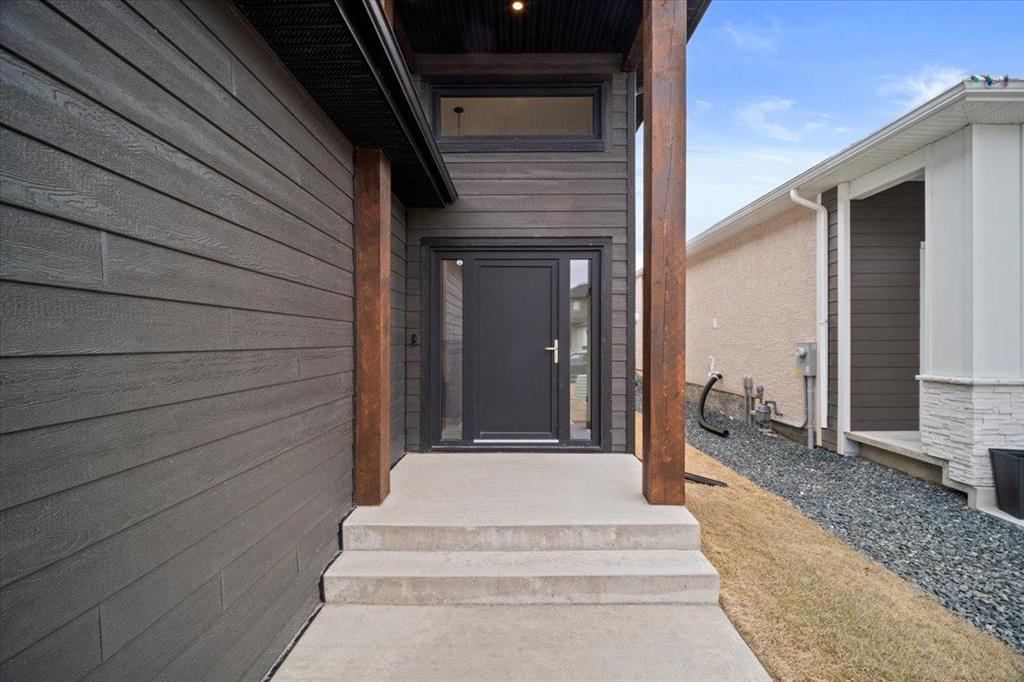 Photo 33 of 31 Prestwick Street, Niverville MB