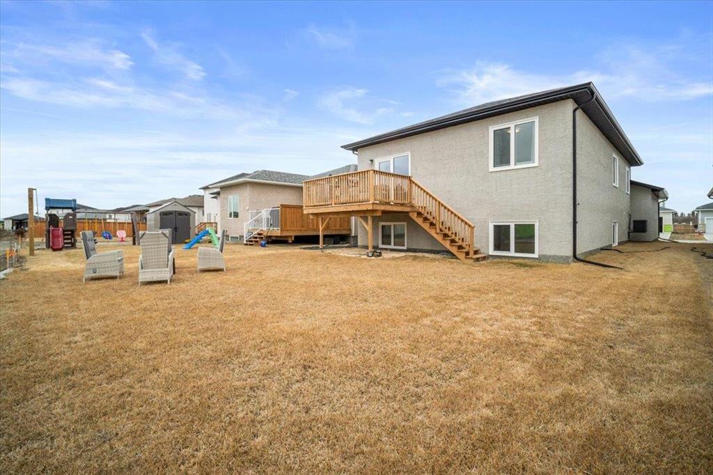 Photo 29 of 31 Prestwick Street, Niverville MB