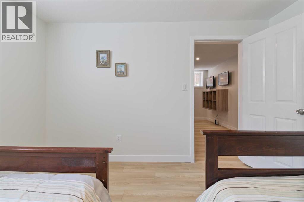 Photo 7 of 703 Northridge Avenue, Picture Butte AB