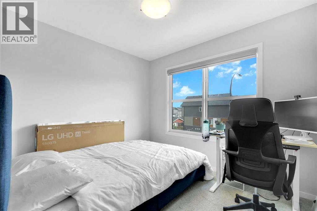 Photo 17 of 222 Aquila Drive Nw, Calgary AB