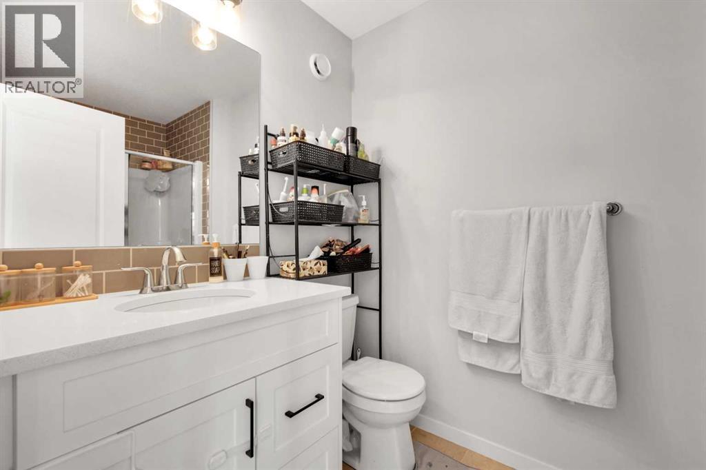 Photo 16 of 222 Aquila Drive Nw, Calgary AB