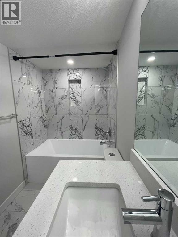 Photo 10 of 222 Aquila Drive Nw, Calgary AB