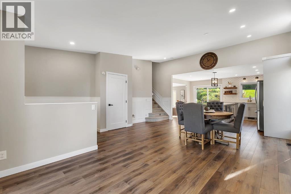Photo 12 of 23 Sanderling Court, Calgary AB