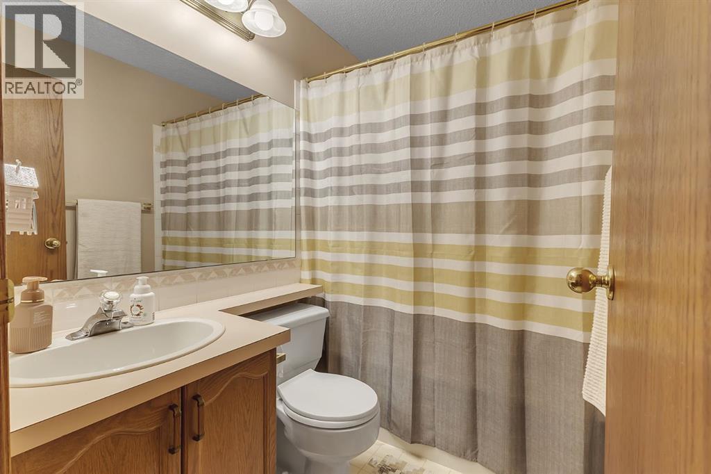 Photo 6 of 23 Sanderling Court, Calgary AB