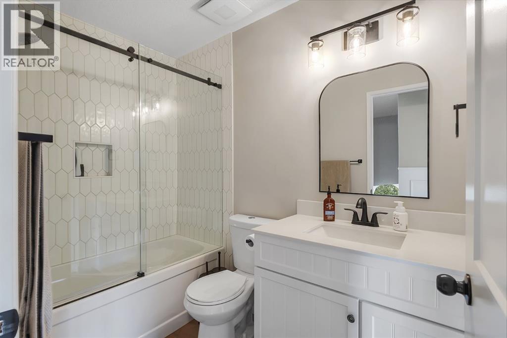 Photo 7 of 23 Sanderling Court, Calgary AB