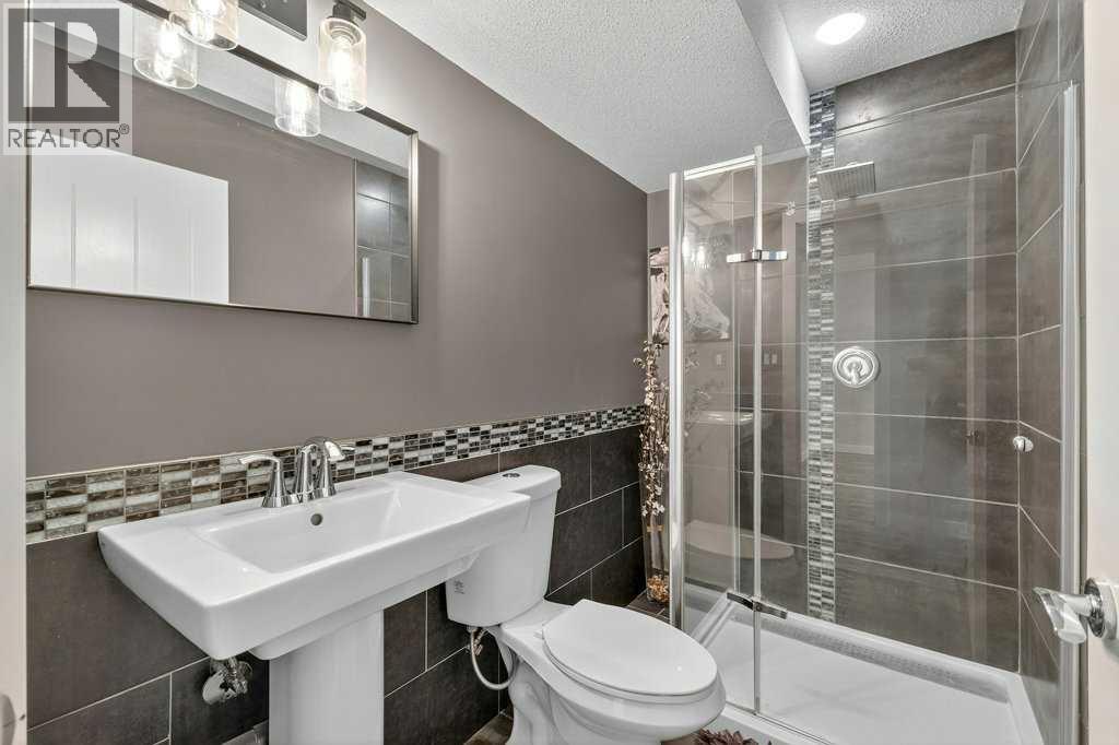 Photo 25 of 28 Richfield Crescent, Sylvan Lake AB