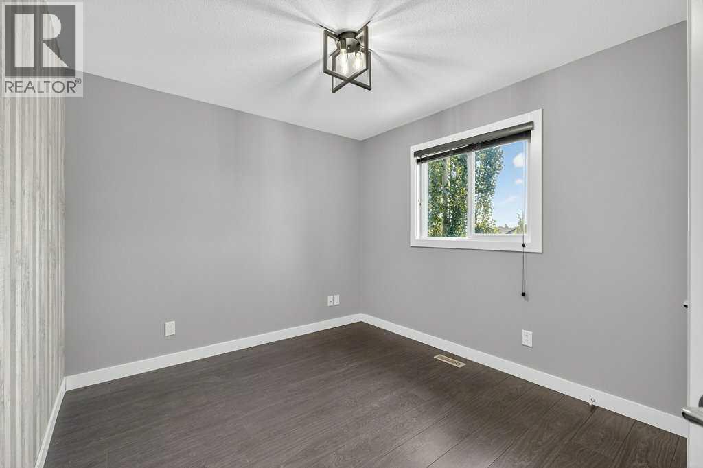 Photo 10 of 28 Richfield Crescent, Sylvan Lake AB