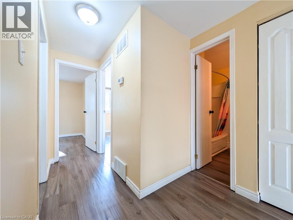 Photo 12 of 230 Linden Drive, Cambridge ON