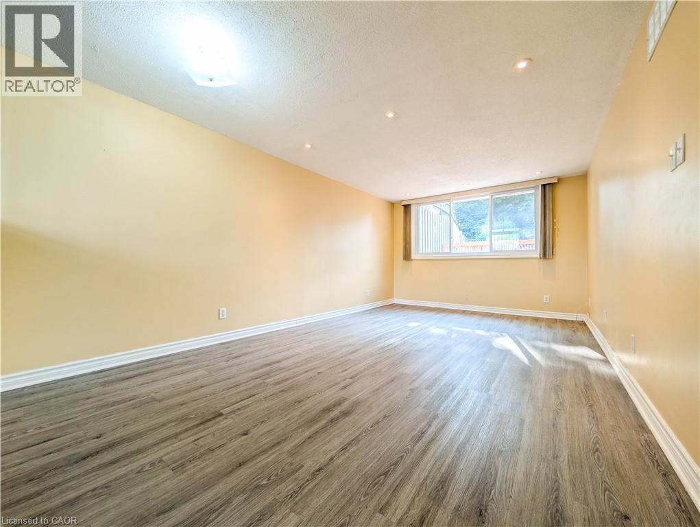 Photo 20 of 230 Linden Drive, Cambridge ON