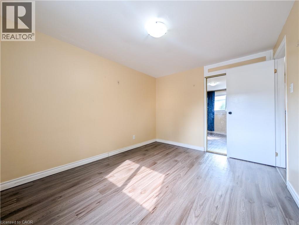 Photo 4 of 230 Linden Drive, Cambridge ON