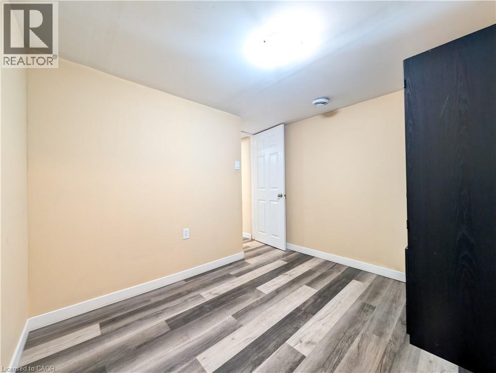 Photo 17 of 230 Linden Drive, Cambridge ON