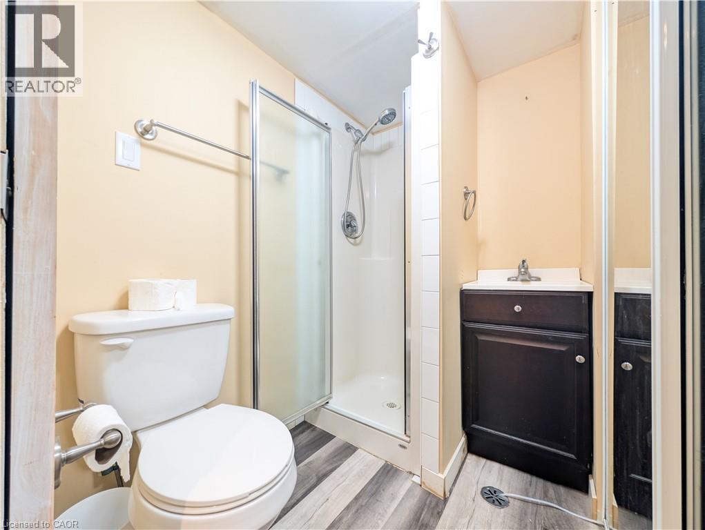 Photo 18 of 230 Linden Drive, Cambridge ON