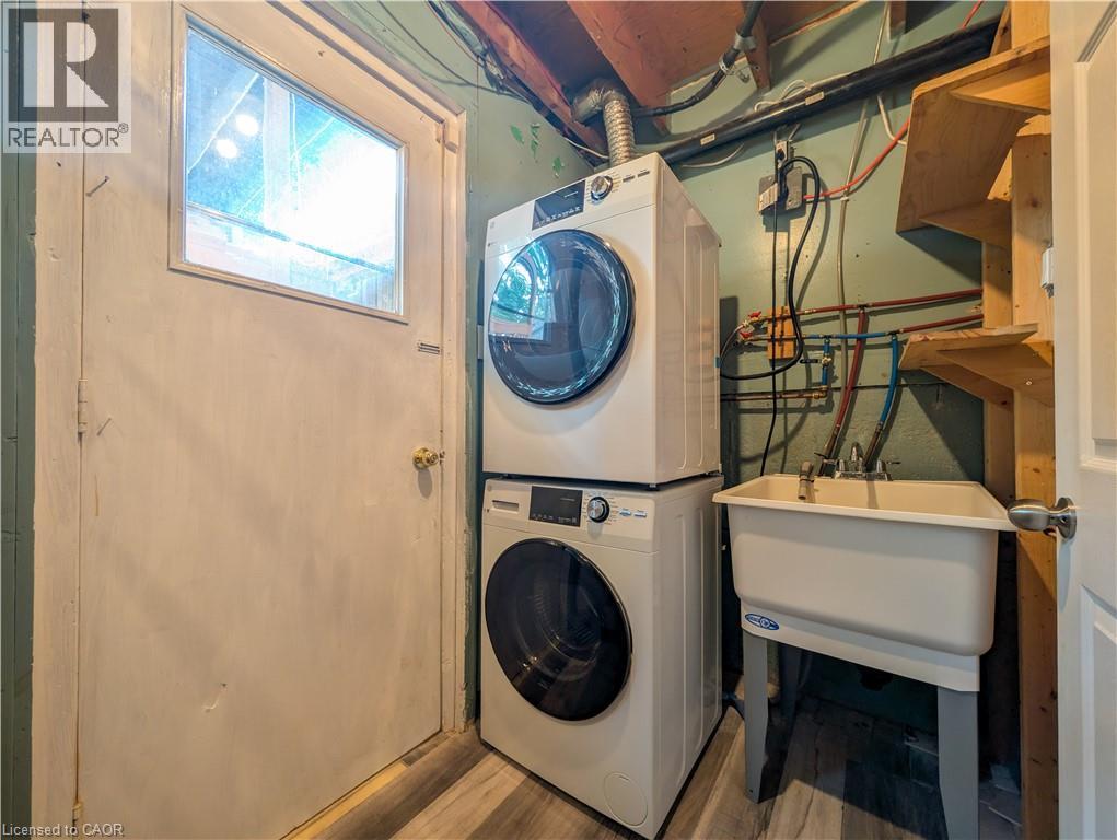 Photo 15 of 230 Linden Drive, Cambridge ON